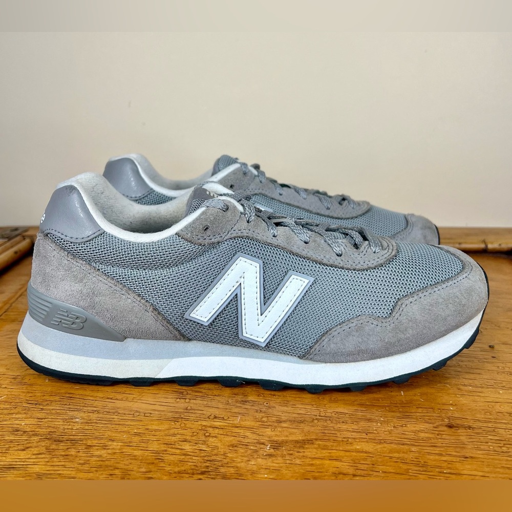 New Balance Women’s 515 V4 Retro Sneaker Slate Grey Size 8